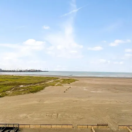 Cozy With Sea-view And Parking In * קנוקה-הייסט