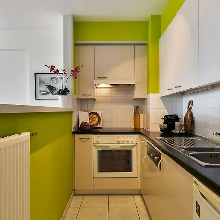 Διαμέρισμα Cozy With Sea-view And Parking In